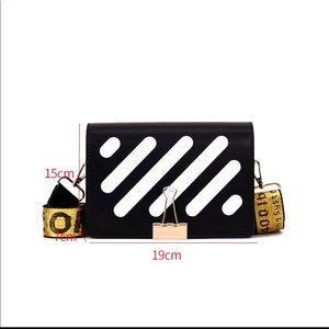 Off -White binder clip mini handbag